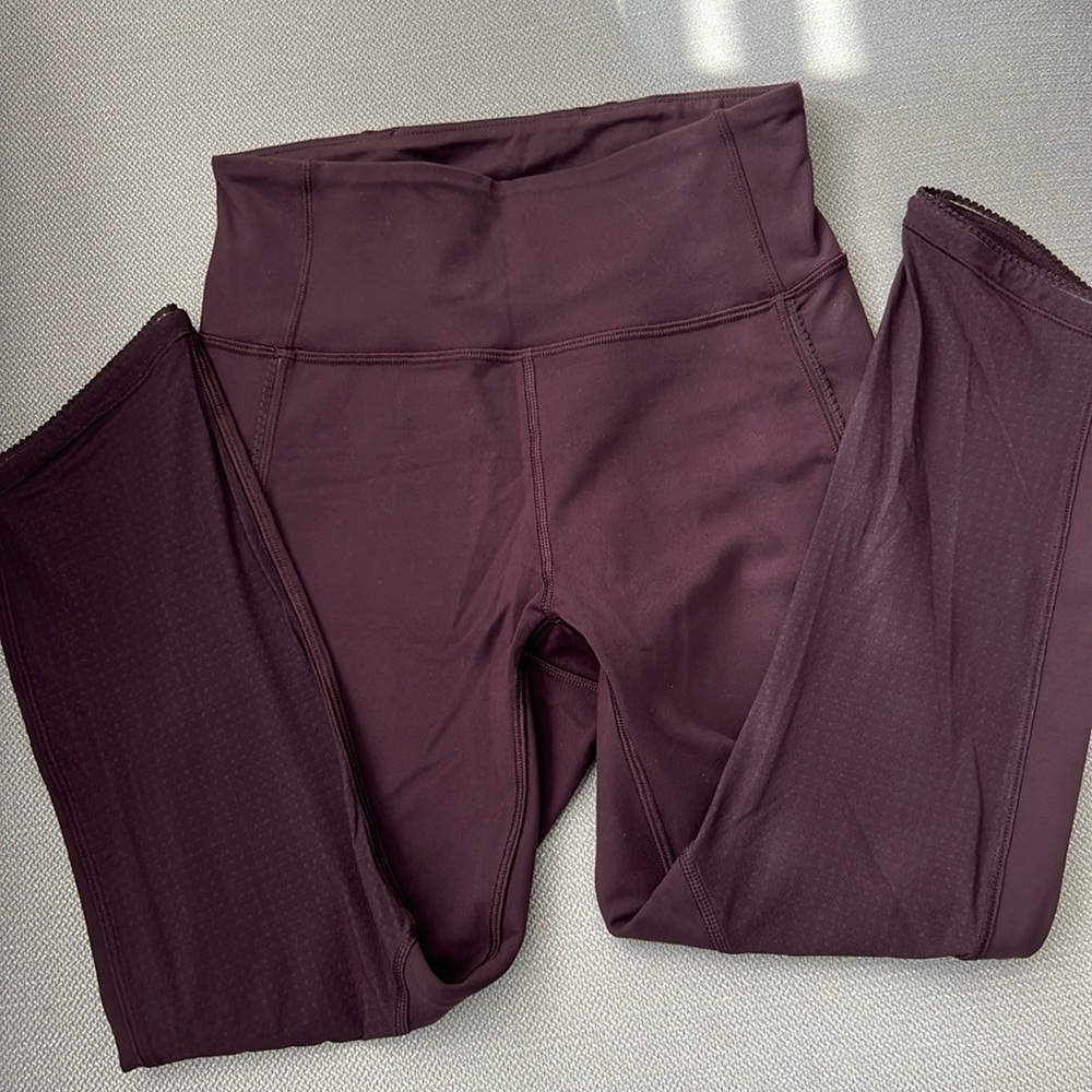 Lululemon Cropped Leggings Mesh - Picture 5 of 9